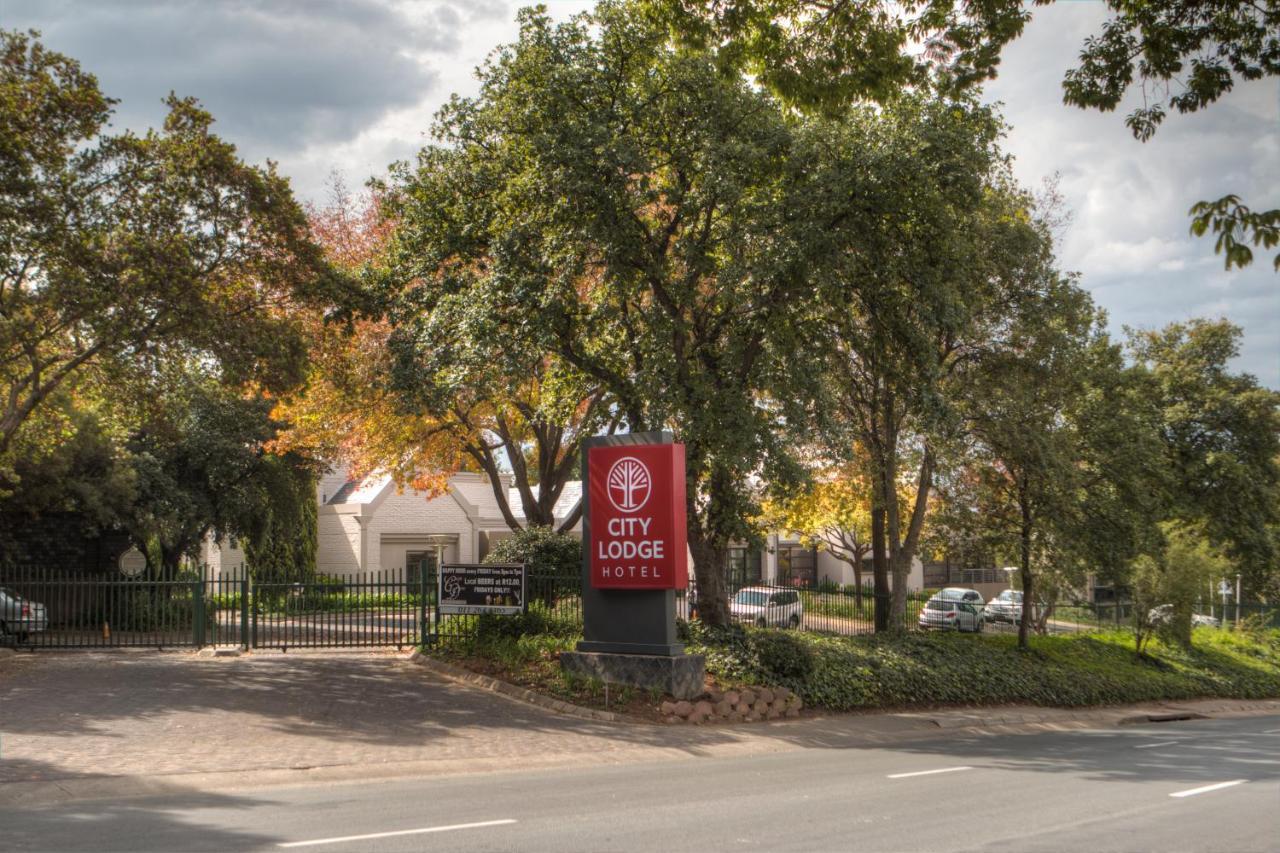 יוהנסבורג City Lodge Hotel Sandton, Katherine Street מראה חיצוני תמונה